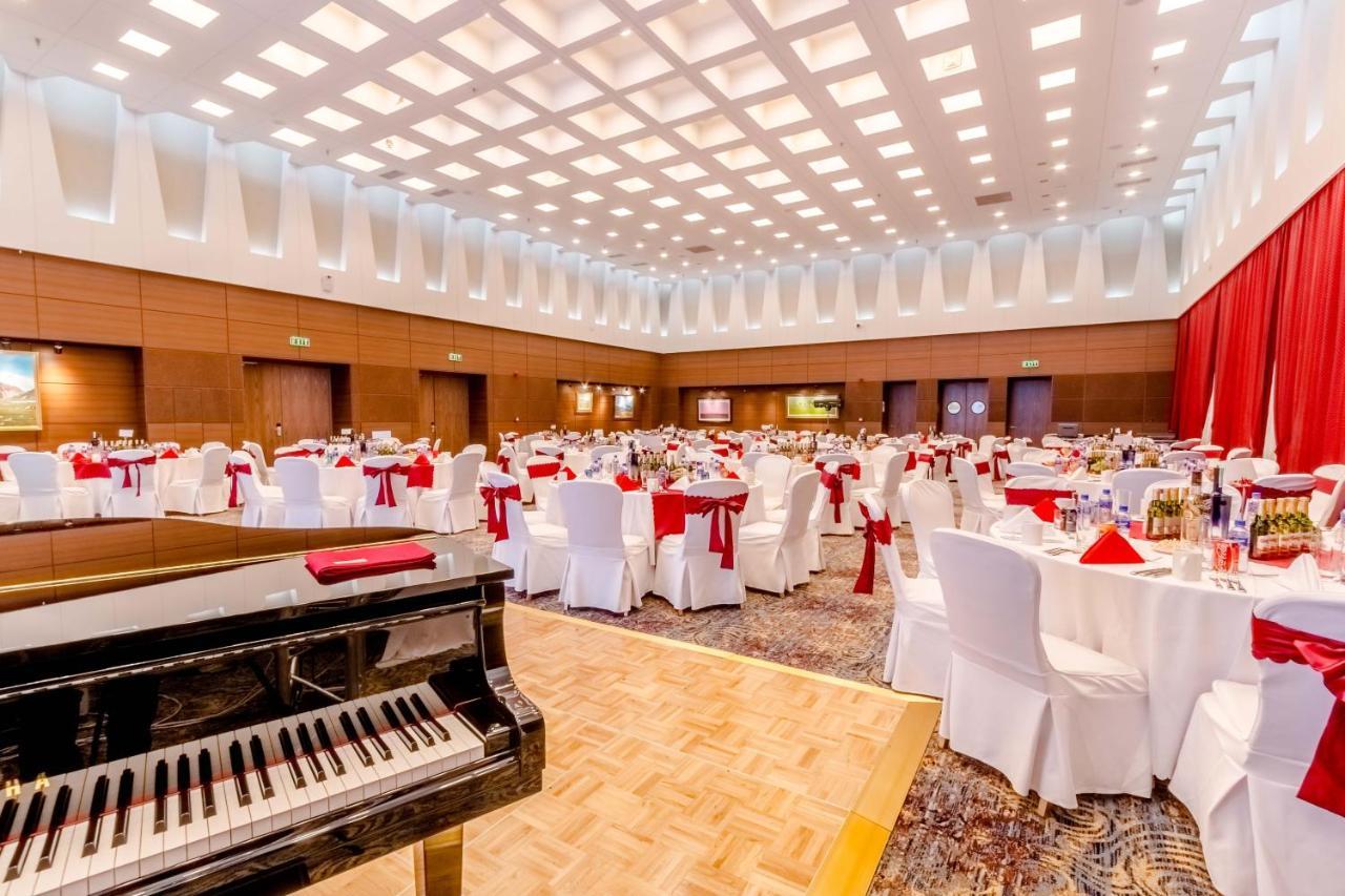 Holiday Inn Ulaanbaatar By Ihg Exteriör bild